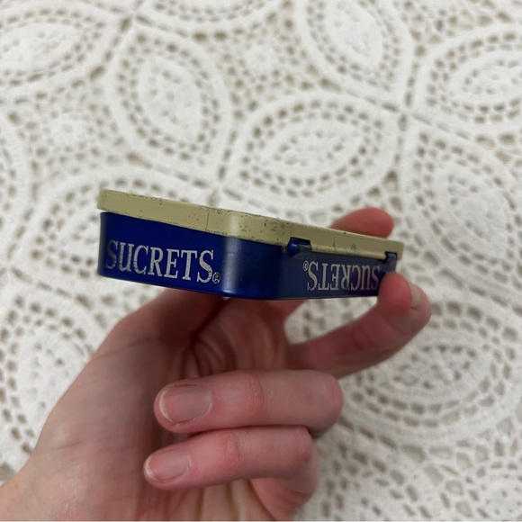 ⚠️ vintage Sucrets tin - Picture 5 of 11